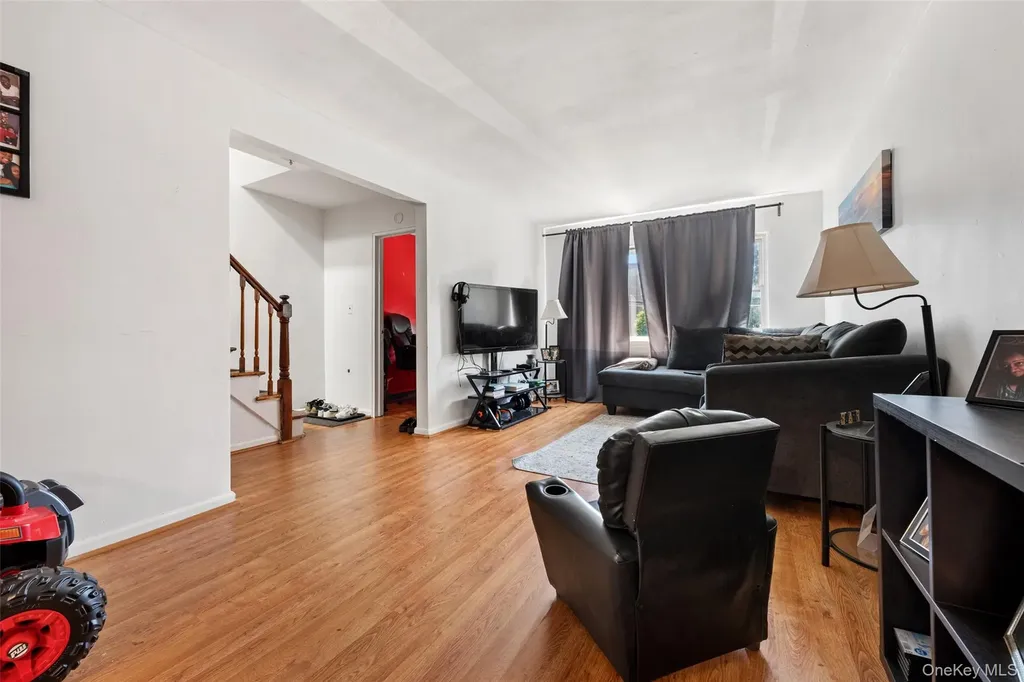 959 E 220th Street Bronx NY 10469