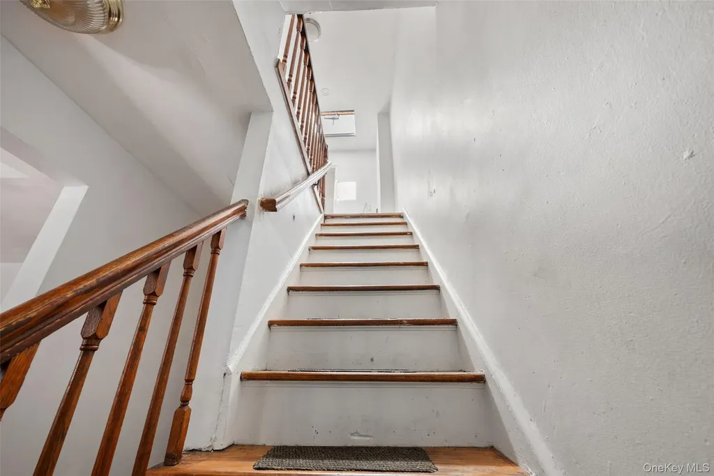 959 E 220th Street Bronx NY 10469