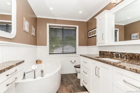 105 Howell Street Bellmore NY 11710