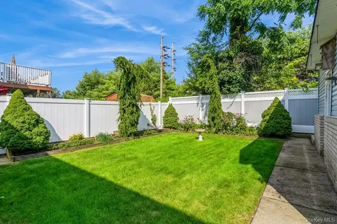 105 Howell Street Bellmore NY 11710