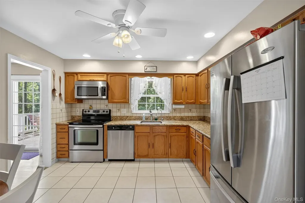 20 Pinebrook Loop Hopewell Junction NY 12533