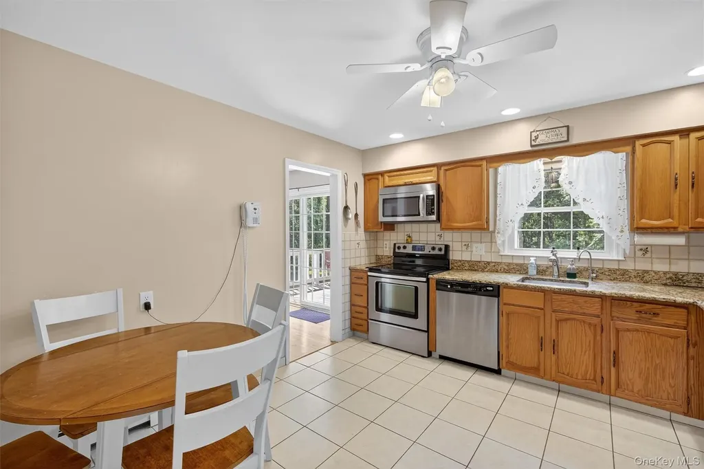 20 Pinebrook Loop Hopewell Junction NY 12533