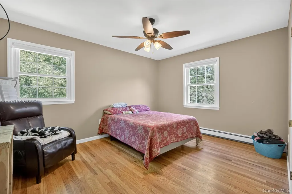 20 Pinebrook Loop Hopewell Junction NY 12533