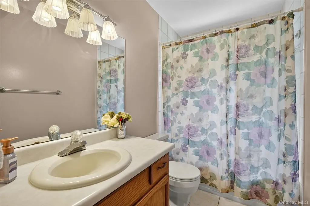 20 Pinebrook Loop Hopewell Junction NY 12533