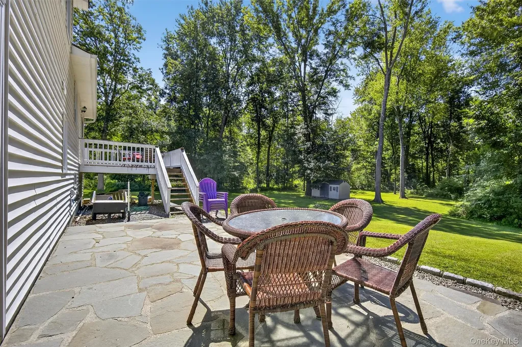 20 Pinebrook Loop Hopewell Junction NY 12533