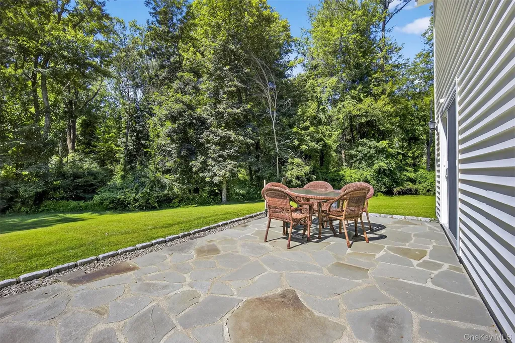 20 Pinebrook Loop Hopewell Junction NY 12533