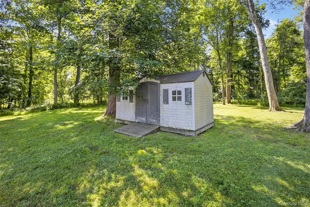 20 Pinebrook Loop Hopewell Junction NY 12533