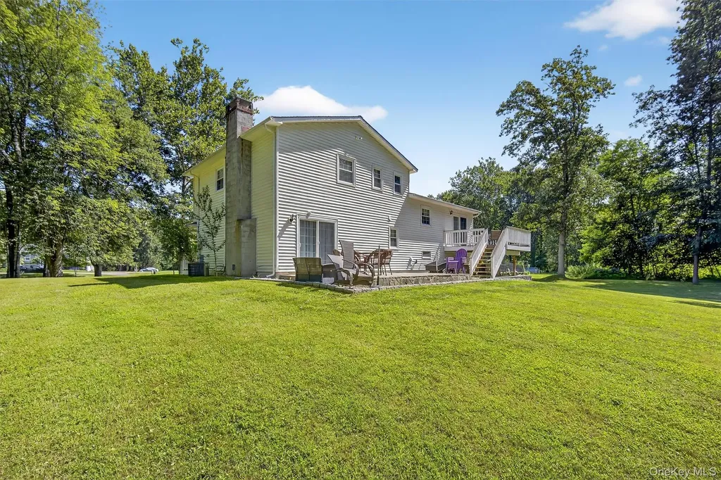20 Pinebrook Loop Hopewell Junction NY 12533