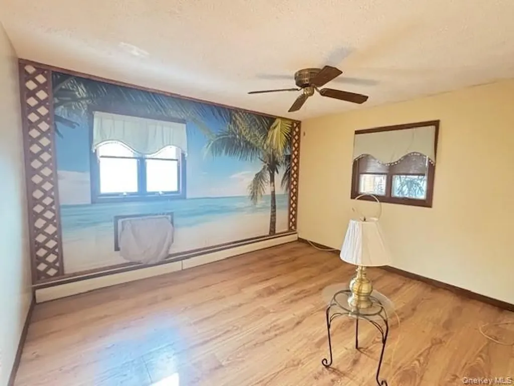 15 E Clearwater Road Lindenhurst NY 11757