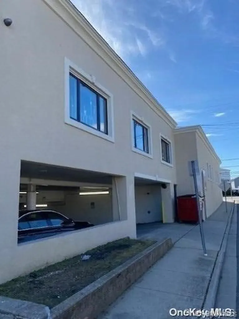 139 N Central Avenue Valley Stream NY 11580
