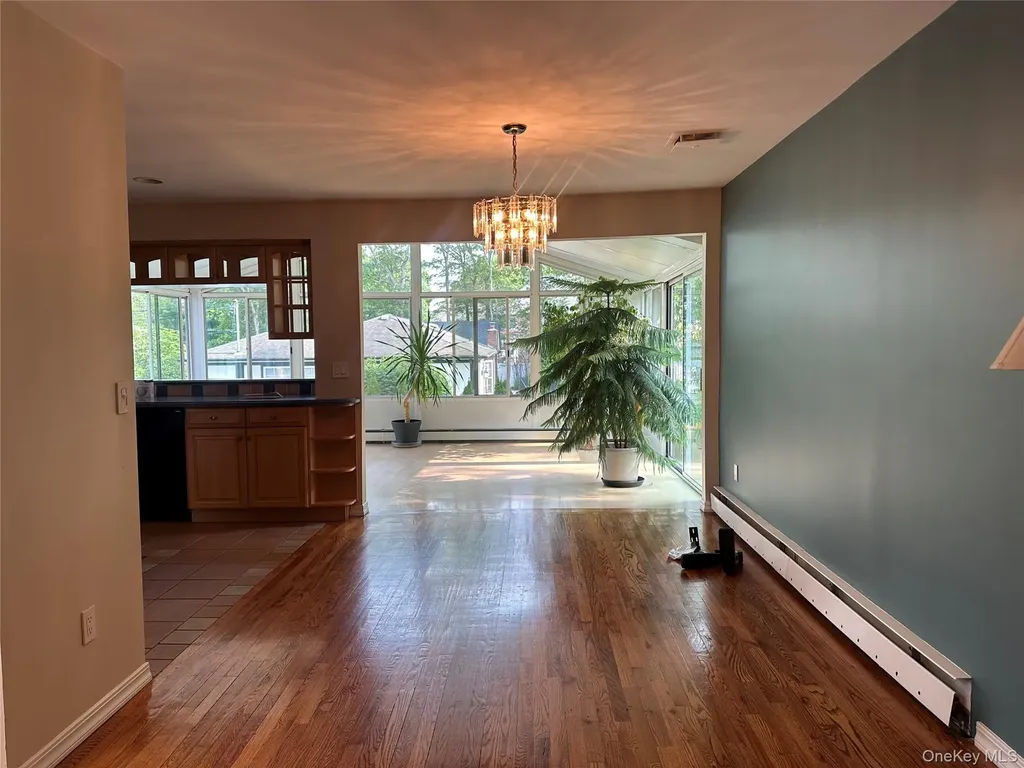 124 Dix Highway Dix Hills NY 11746