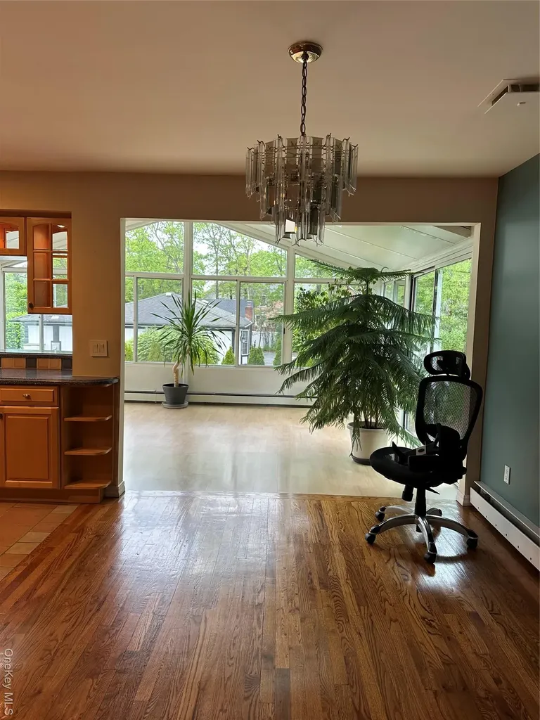 124 Dix Highway Dix Hills NY 11746