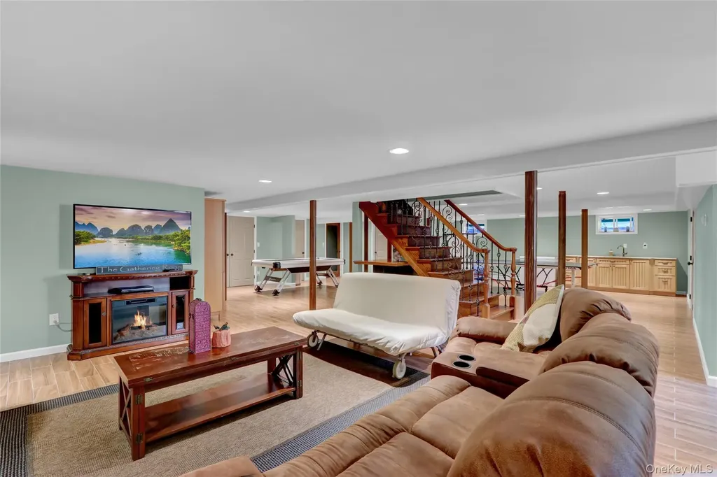 4 Middle Lane Jericho NY 11753