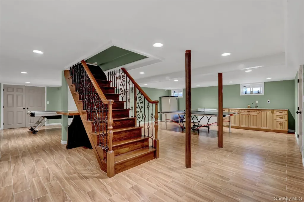 4 Middle Lane Jericho NY 11753