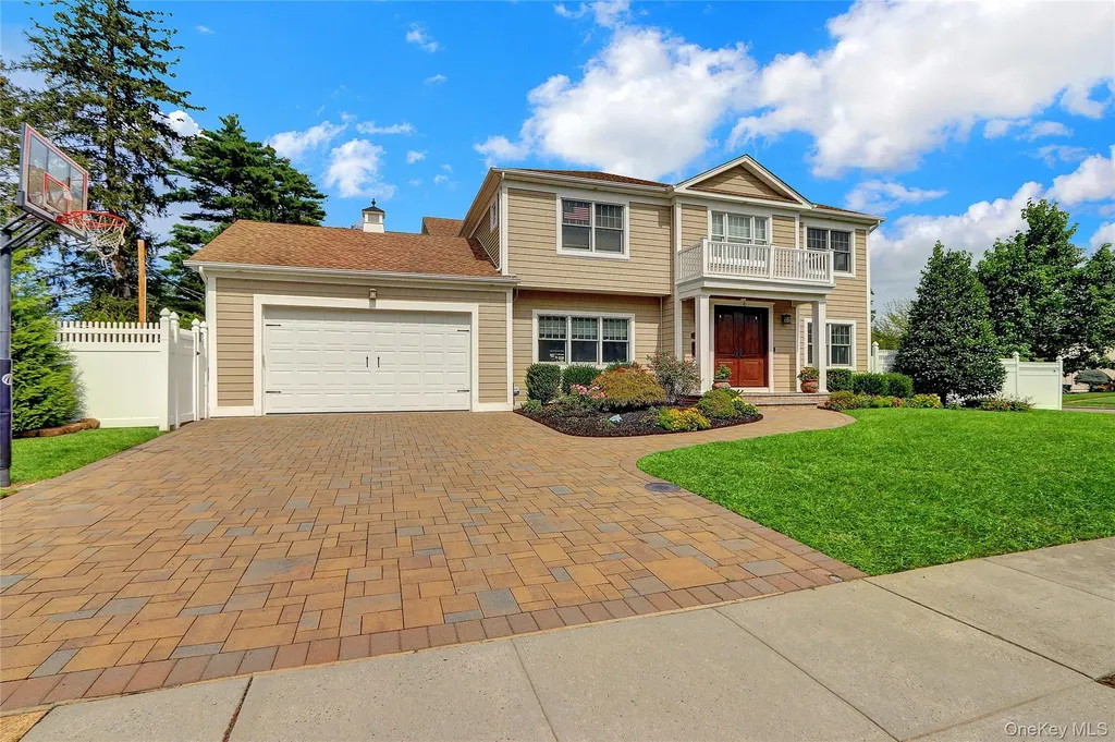 4 Middle Lane Jericho NY 11753