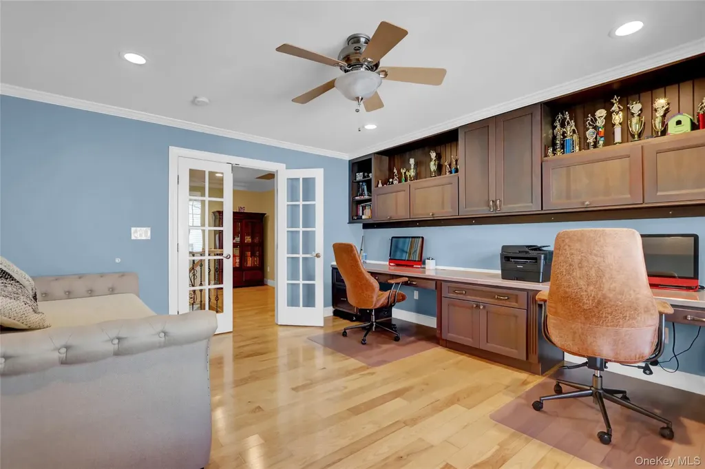 4 Middle Lane Jericho NY 11753