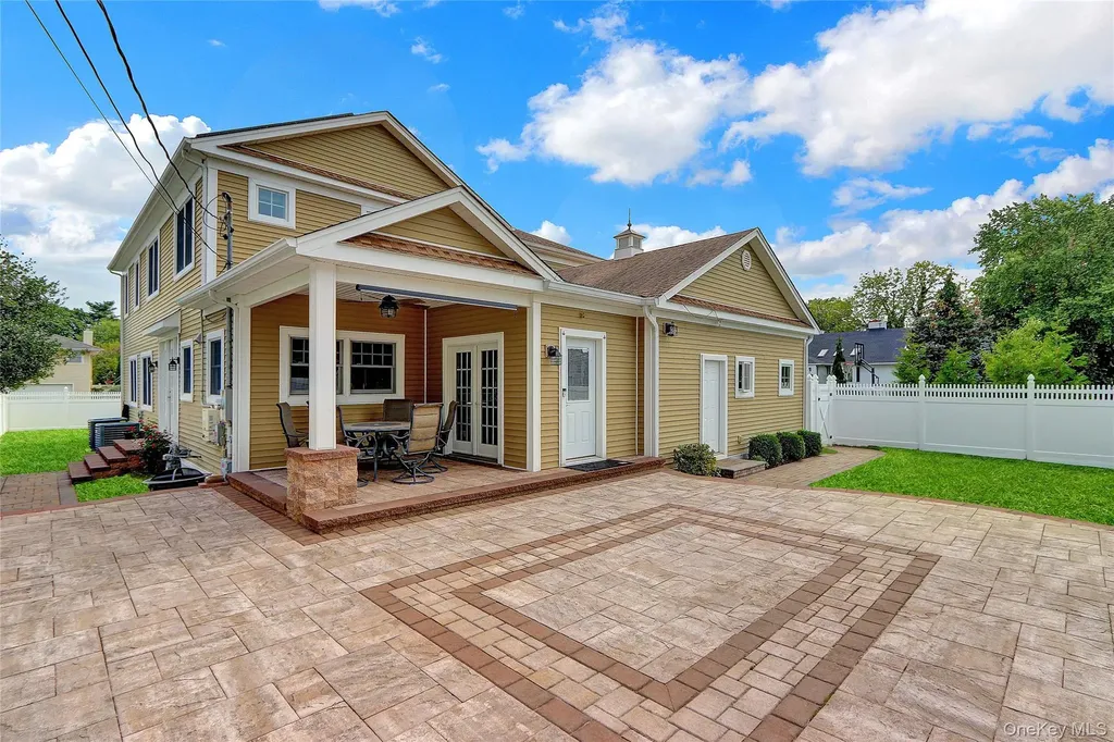 4 Middle Lane Jericho NY 11753