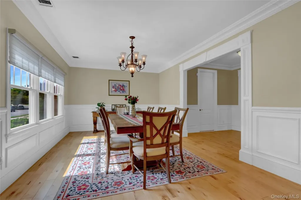 4 Middle Lane Jericho NY 11753