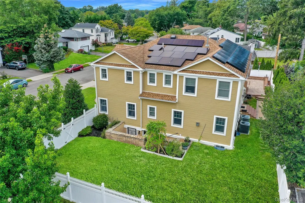 4 Middle Lane Jericho NY 11753