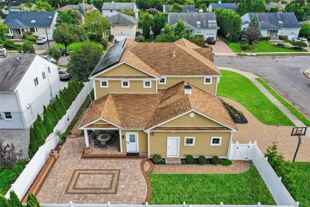 4 Middle Lane Jericho NY 11753