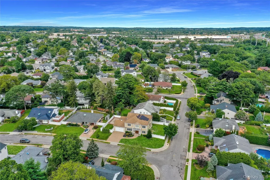 4 Middle Lane Jericho NY 11753