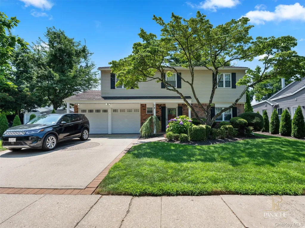 18 Shubert Lane Bethpage NY 11714