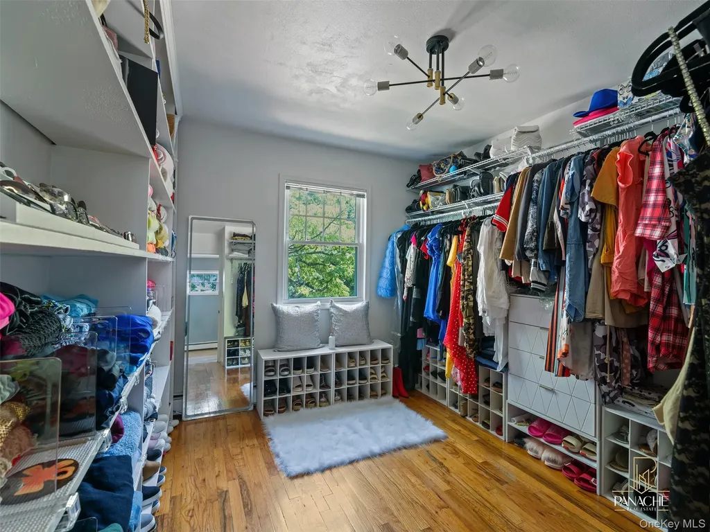 18 Shubert Lane Bethpage NY 11714