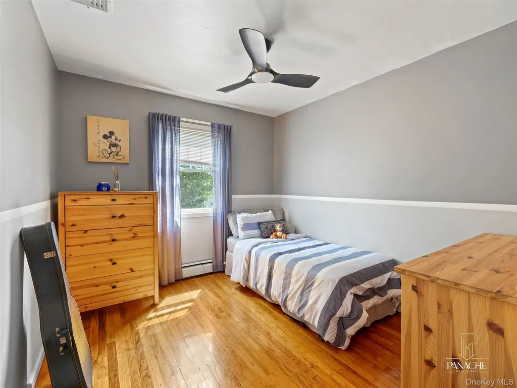 18 Shubert Lane Bethpage NY 11714