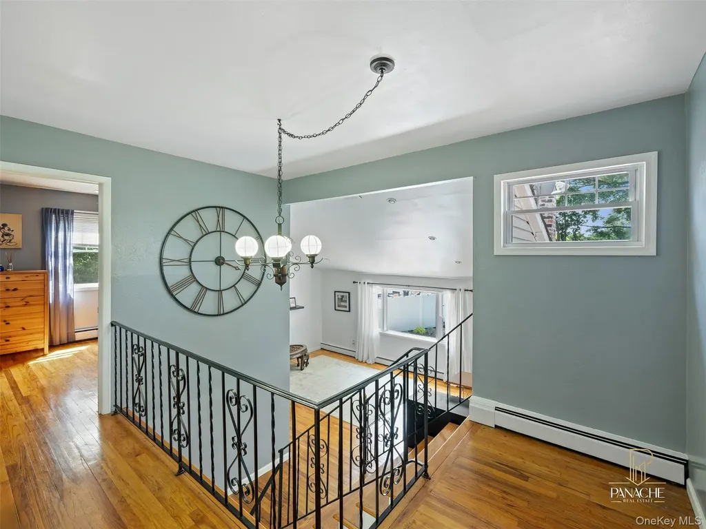 18 Shubert Lane Bethpage NY 11714