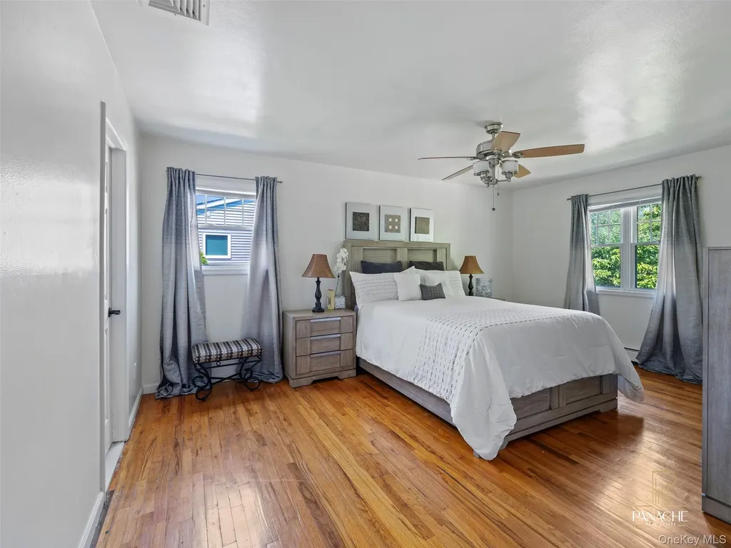 18 Shubert Lane Bethpage NY 11714