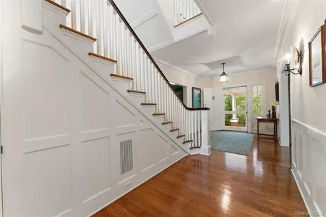65 Garden Road Scarsdale NY 10583