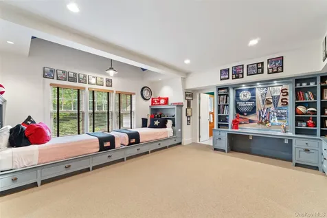 65 Garden Road Scarsdale NY 10583