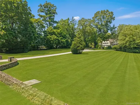 65 Garden Road Scarsdale NY 10583