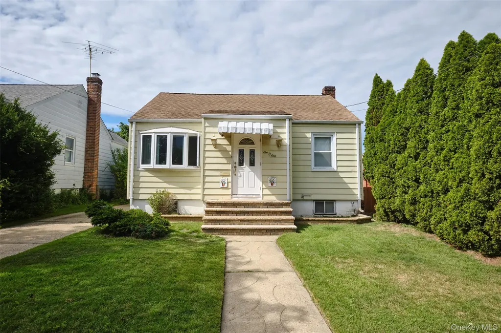 101 Hampton Avenue Albertson NY 11507