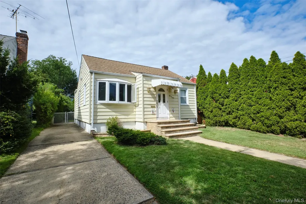 101 Hampton Avenue Albertson NY 11507
