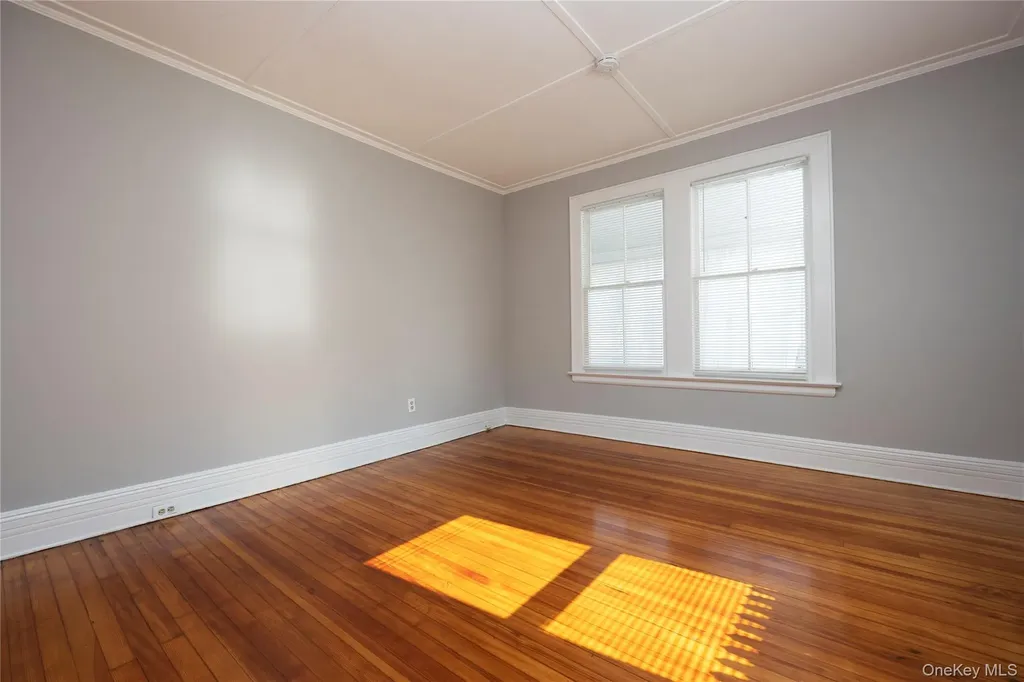 25 1st Street Islip NY 11751