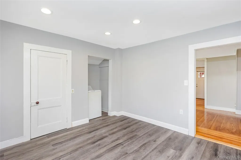 25 1st Street Islip NY 11751