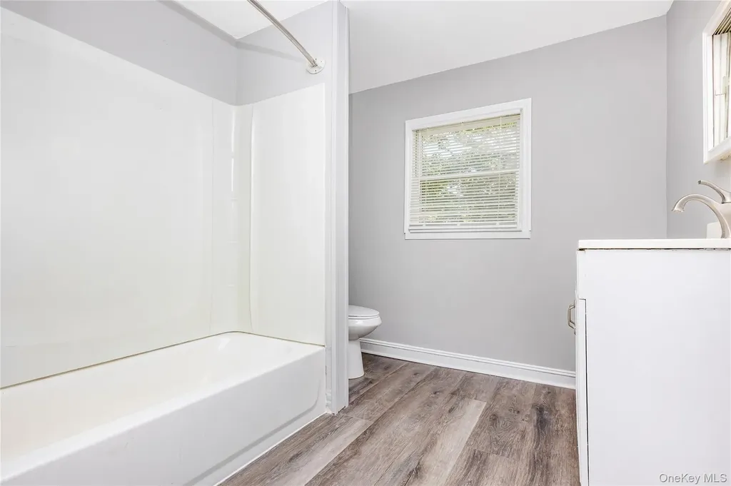 25 1st Street Islip NY 11751