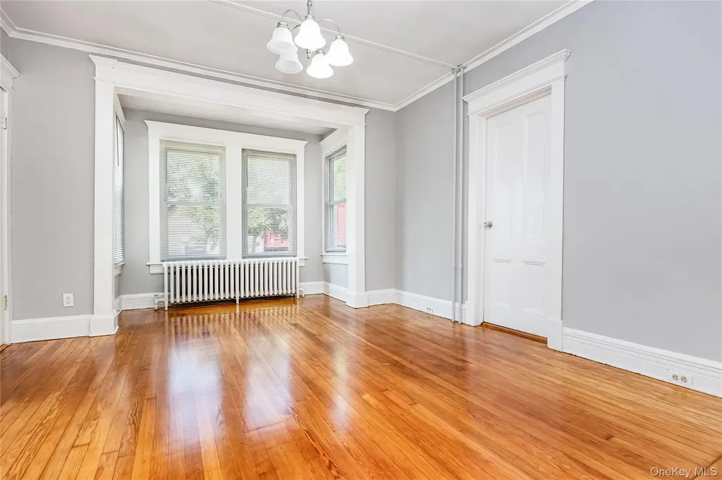 25 1st Street Islip NY 11751