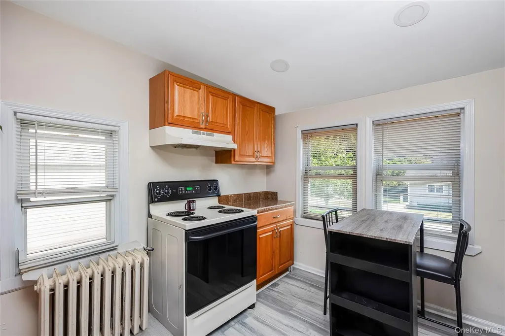 25 1st Street Islip NY 11751
