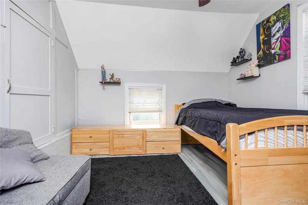 25 1st Street Islip NY 11751