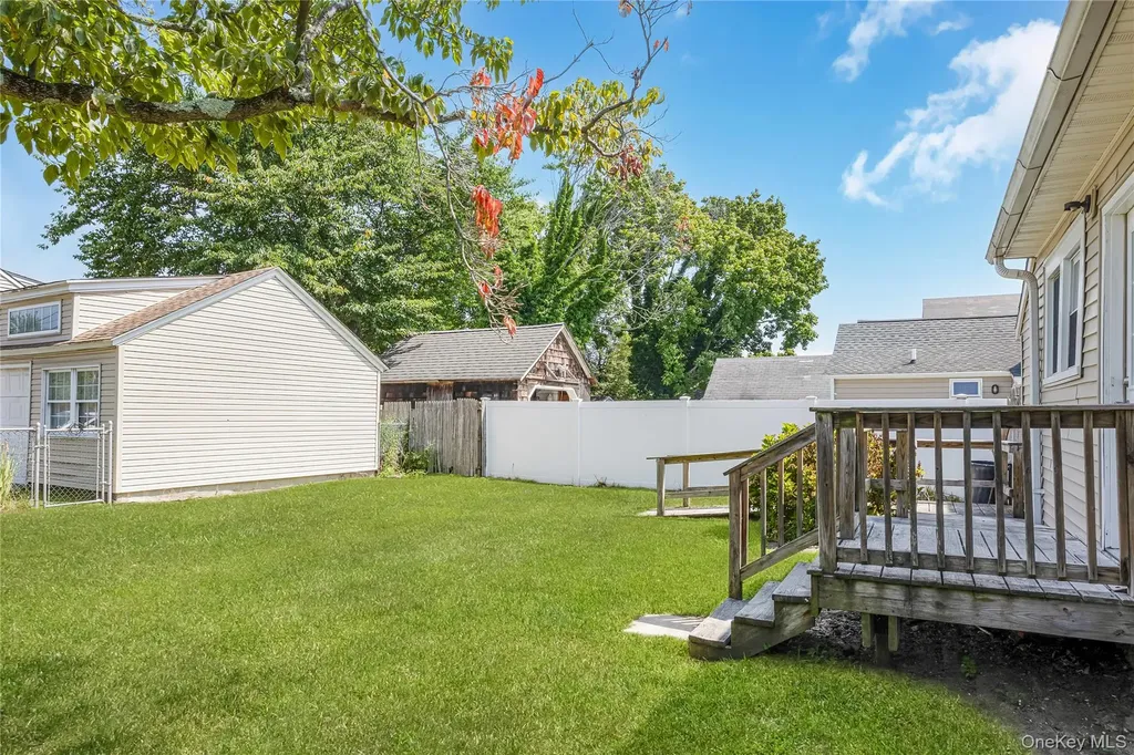 25 1st Street Islip NY 11751