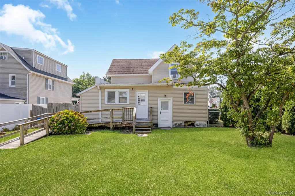 25 1st Street Islip NY 11751