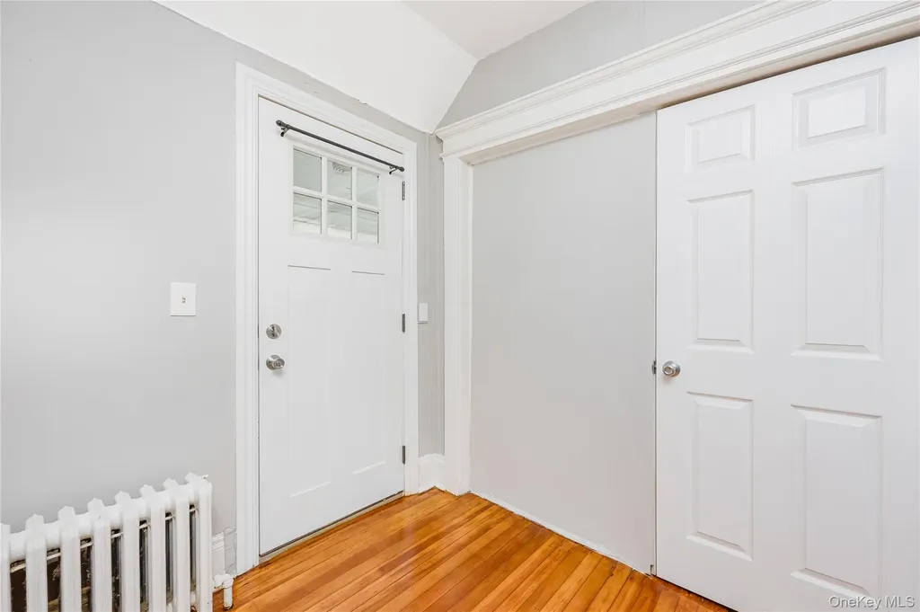 25 1st Street Islip NY 11751