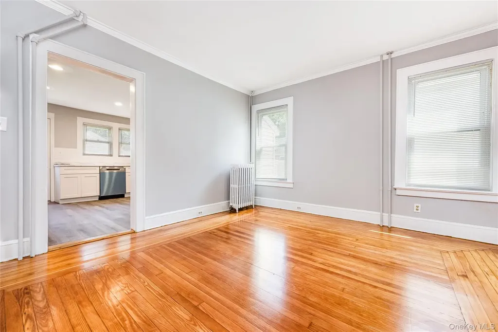 25 1st Street Islip NY 11751