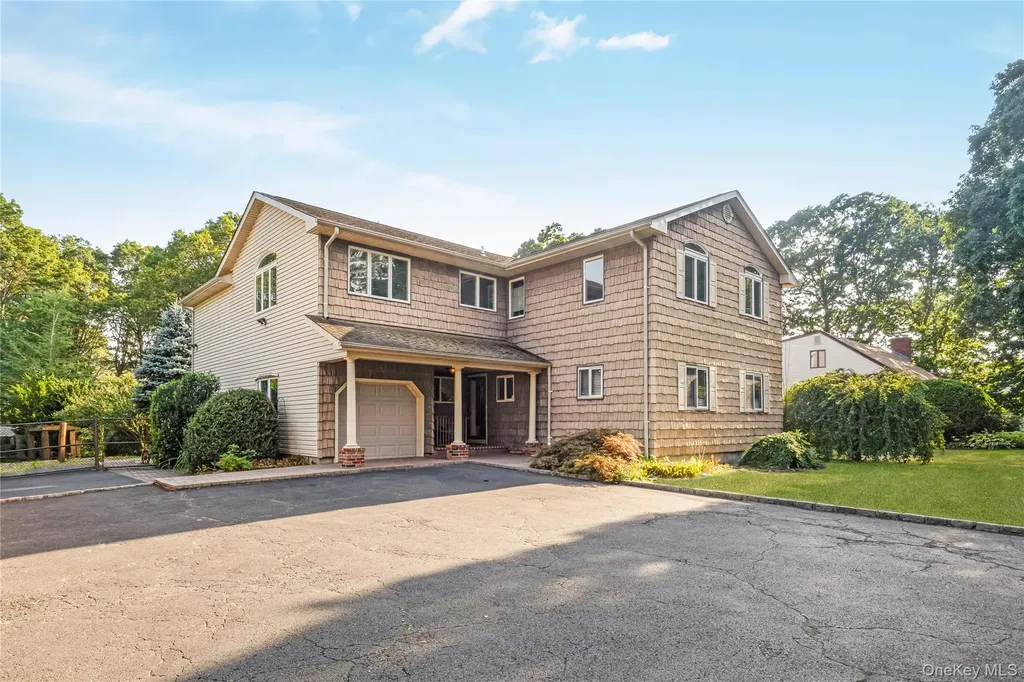 1340 Spur Drive S Islip NY 11751