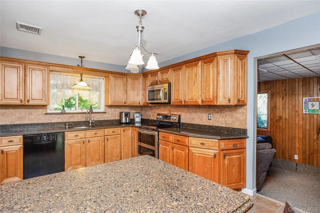 1340 Spur Drive S Islip NY 11751