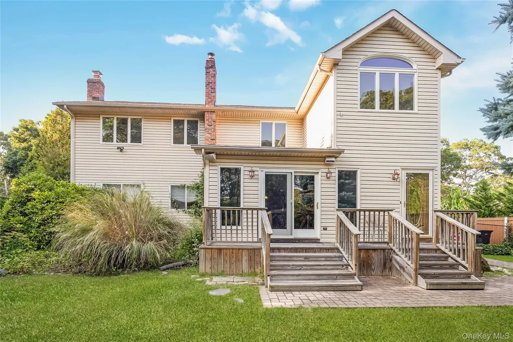 1340 Spur Drive S Islip NY 11751