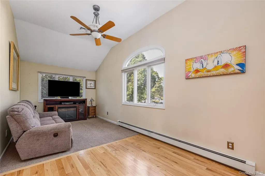 1340 Spur Drive S Islip NY 11751