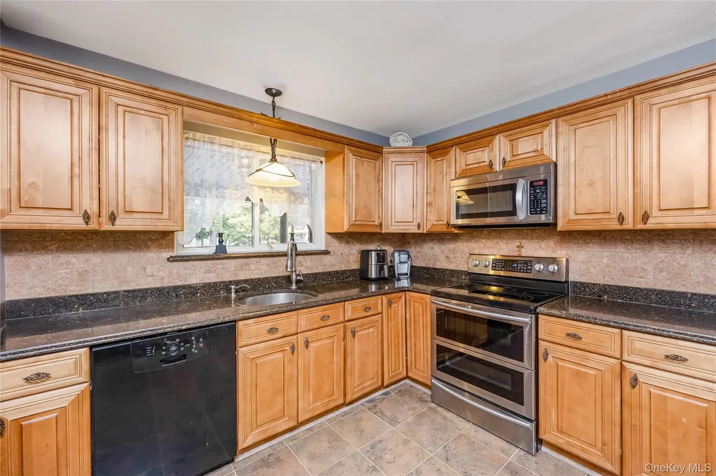 1340 Spur Drive S Islip NY 11751